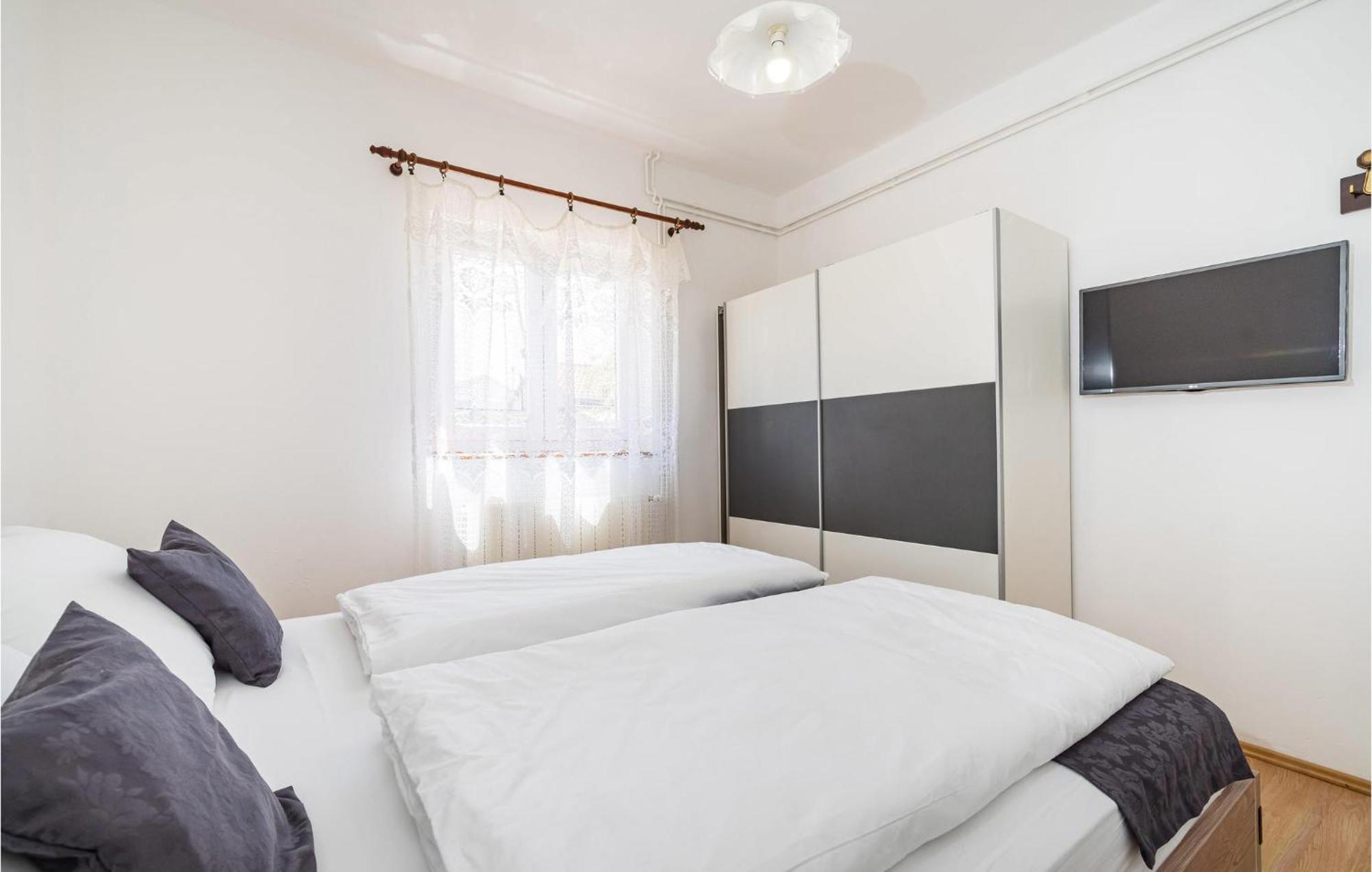 Pet Friendly Home In Murvica With Kitchen Экстерьер фото